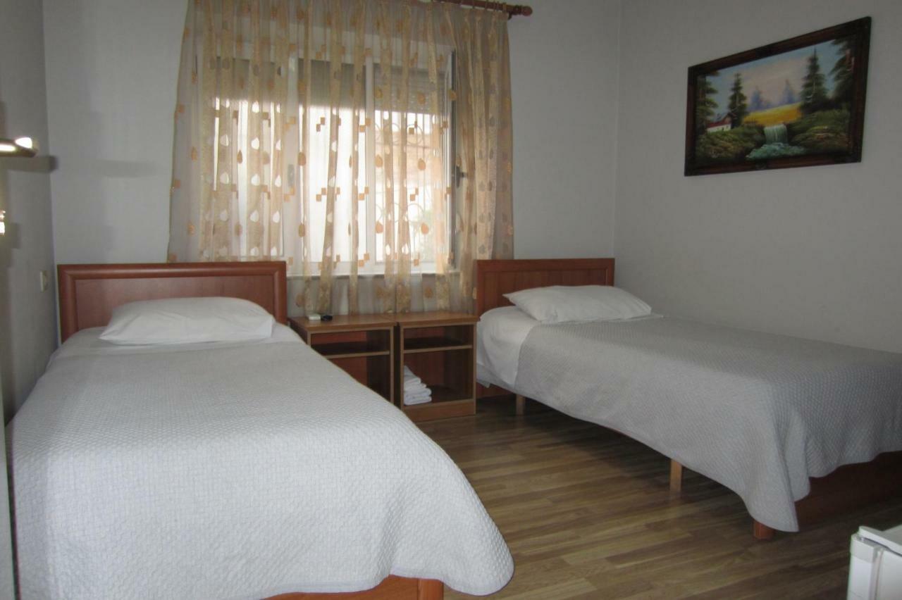 Salku Serviced Rooms Tirana Buitenkant foto